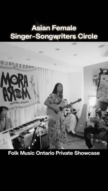 Many thanks to Donné @donne_roberts for hosting this special private showcase, Asian Female Singer-Songwriters Circle at Folk Canada @folk_canada !
We had these amazing female artists, Chinyi C @chinyicmusic and Joelle Rose @joelle_rose_music , share their beautiful pieces with us!
Also, thank you for joining us, Ken @kenyoshioka99 and Justin @justin.mcq !
#torontomusicians #folkmusicontario #folkcanada #musicconference