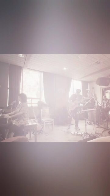 A short clip from yesterday at the Tranzac! @tranzac292
Thank you Howard @howard_gladstone for having us a the guest Donné Roberts Trio @donne_roberts in the concert series🙏🏼✨
This is my original tune about my demolished house in Japan, called ‘Under the Invisible Bridge.’
Thank you for the beautiful accompaniment, Donné and Isax!
Guitar & Vo: Donné Roberts @donne_roberts
Flute: Isax @isaxinjah
‘Under the Invisible Bridge’ written and performed by Kiiola @helloimkiiola
#torontomusicians #torontomusicscene #japanesesinger #torontolivemusic #オリジナル曲 #originalsong #トロント生活